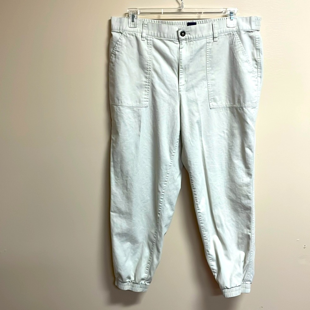 Gap Women’s Khaki Joggers XL